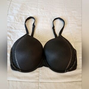 Victoria's Secret bra Body by Victoria Black w/ shiny lace detail size 32DD
